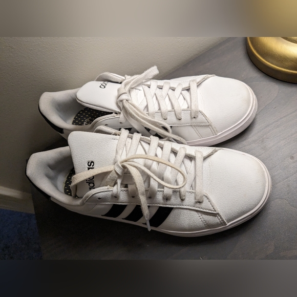 Adidas shoes, women's 7 1/2 - Picture 5 of 5